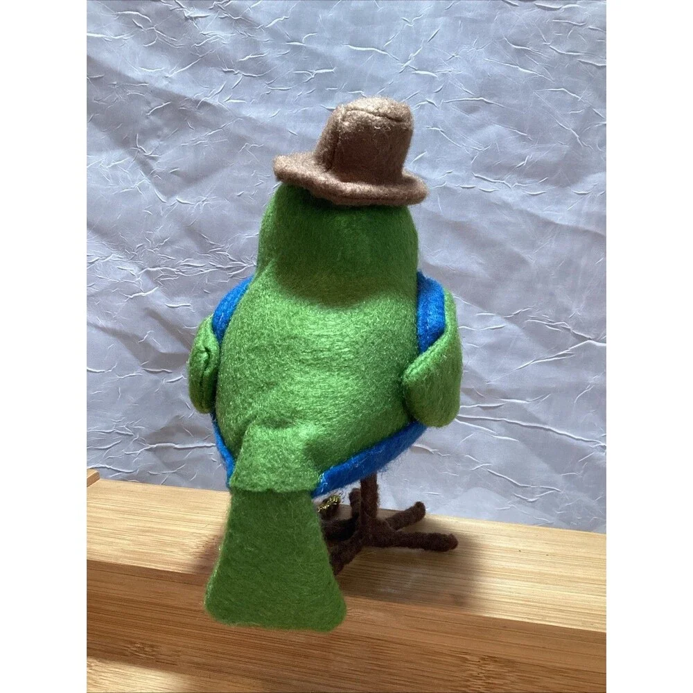 Target Spritz Bird 2017 FARMER Featherly Friends with Foot Tag Felt bird
